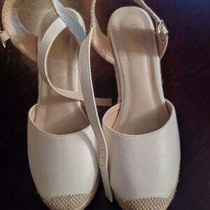 Catherine Malandrino Cream Wedge Espadrille Sandals